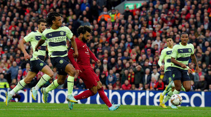 Mohamed Salah shooting against Man City